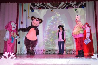 На Атагайской земле стало доброй традицией подводить итоги уходящего года на театрализованной концертной программе «Замыкая круг».